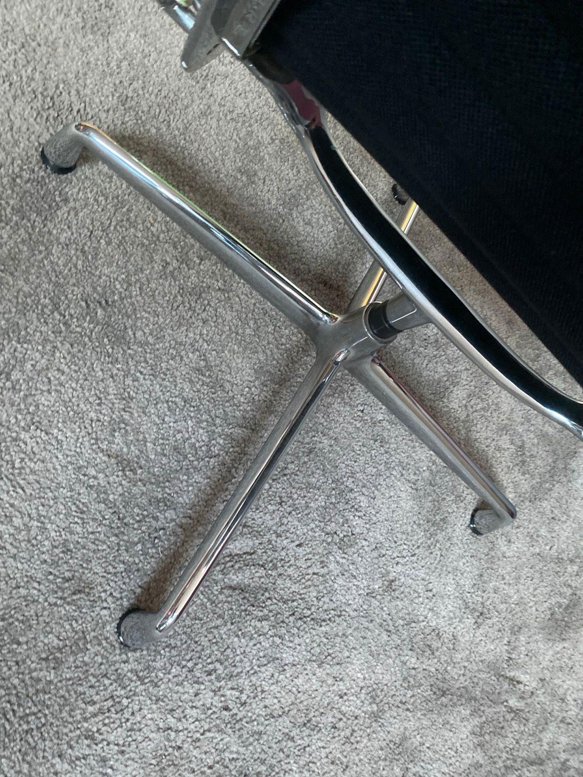 Vitra EA 116 Hopsak Schwarz drehbar ★ Designklassiker - Bild 6