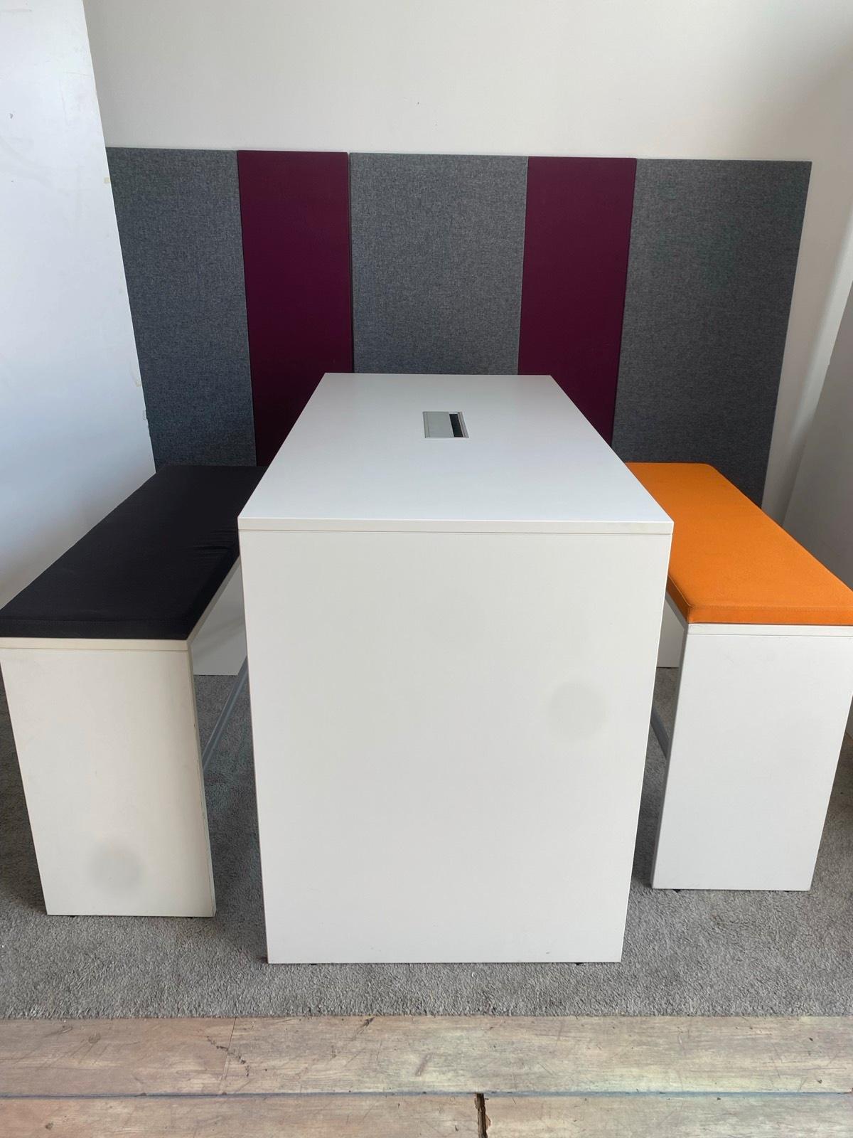 Sitzgruppe Bartisch Esstisch Hochtisch weiß 2 Bänken orange grau - Bild 4