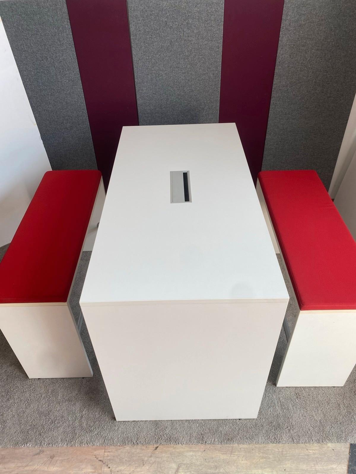 Sitzgruppe Bartisch Esstisch Hochtisch weiß + 2x Bänken rot ❤️‍