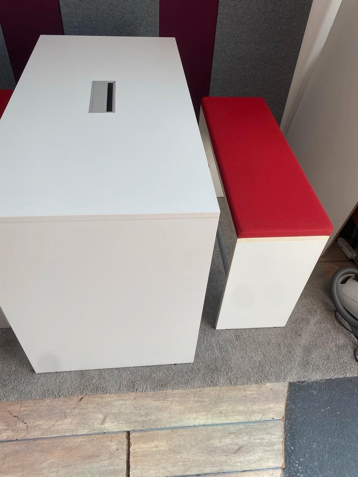 Sitzgruppe Bartisch Esstisch Hochtisch weiß + 2x Bänken rot ❤️‍ - Bild 3