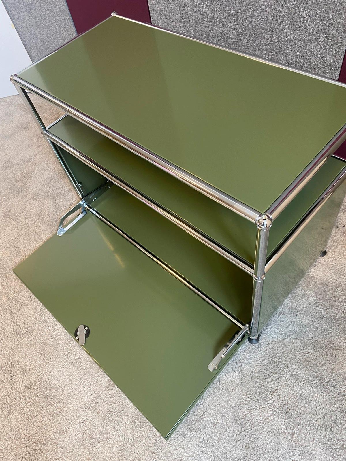 USM Haller Nachtkästchen Nachttisch Nachtschrank Sideboard oliv - Bild 6