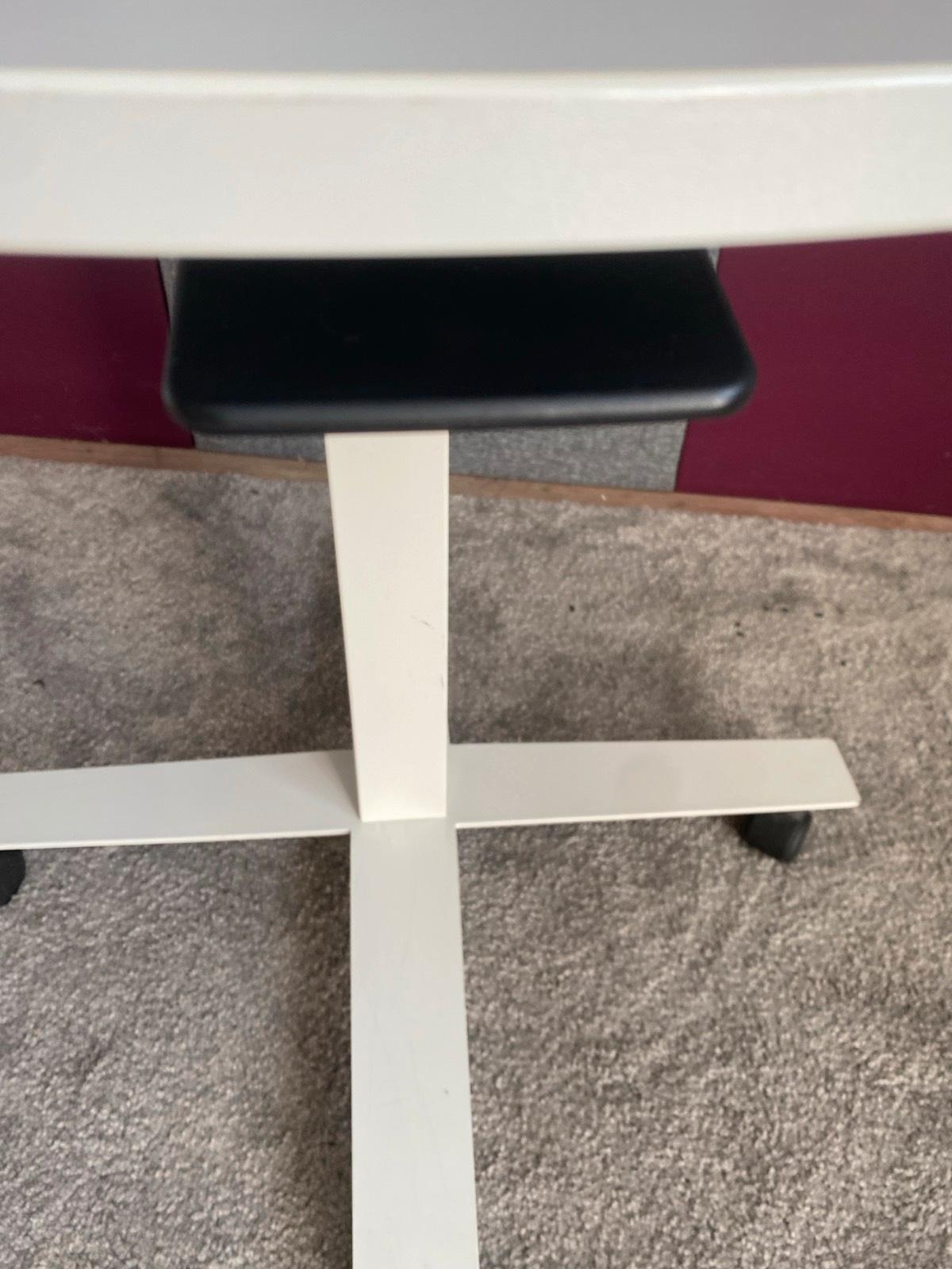 Besprechungstisch Besuchertisch Stehtisch Hubtisch rund weiß - Bild 4