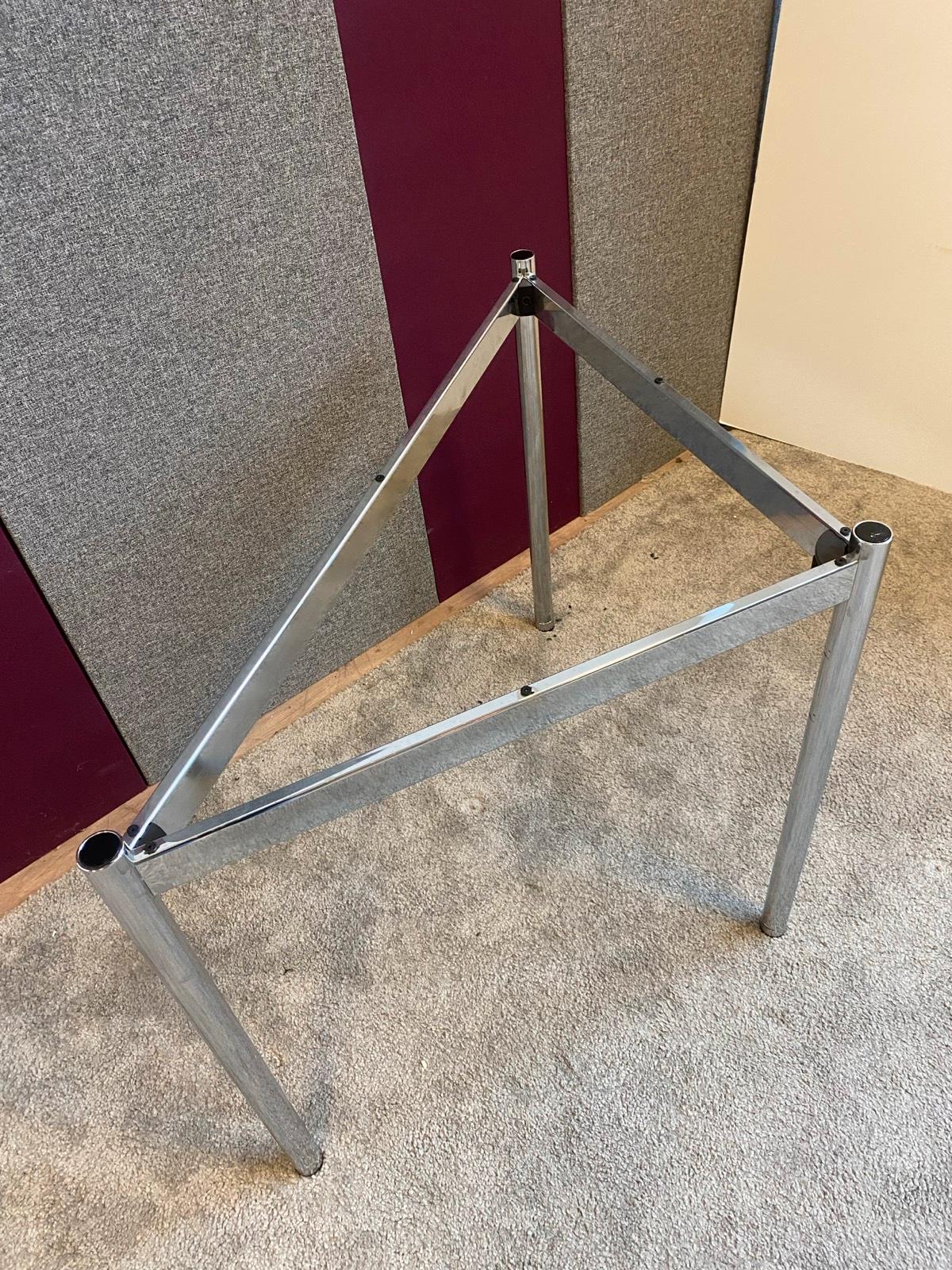 USM Haller Tischgestell Gestell Dreieck Trapeztisch