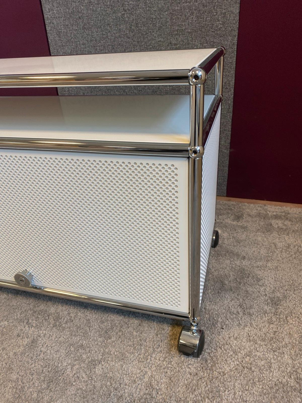 USM Haller Nachtkästchen Nachttisch Nachtschrank Sideboard weiß - Bild 5