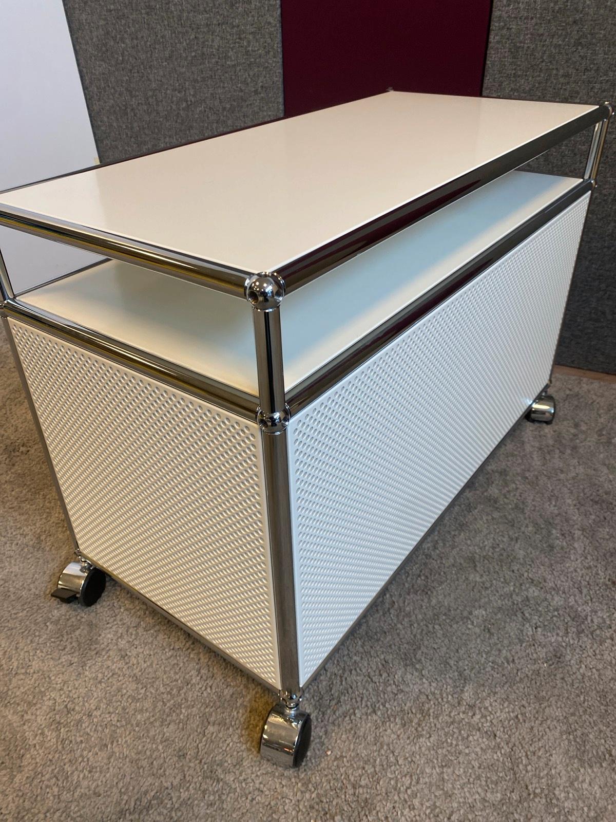USM Haller Nachtkästchen Nachttisch Nachtschrank Sideboard weiß - Bild 6
