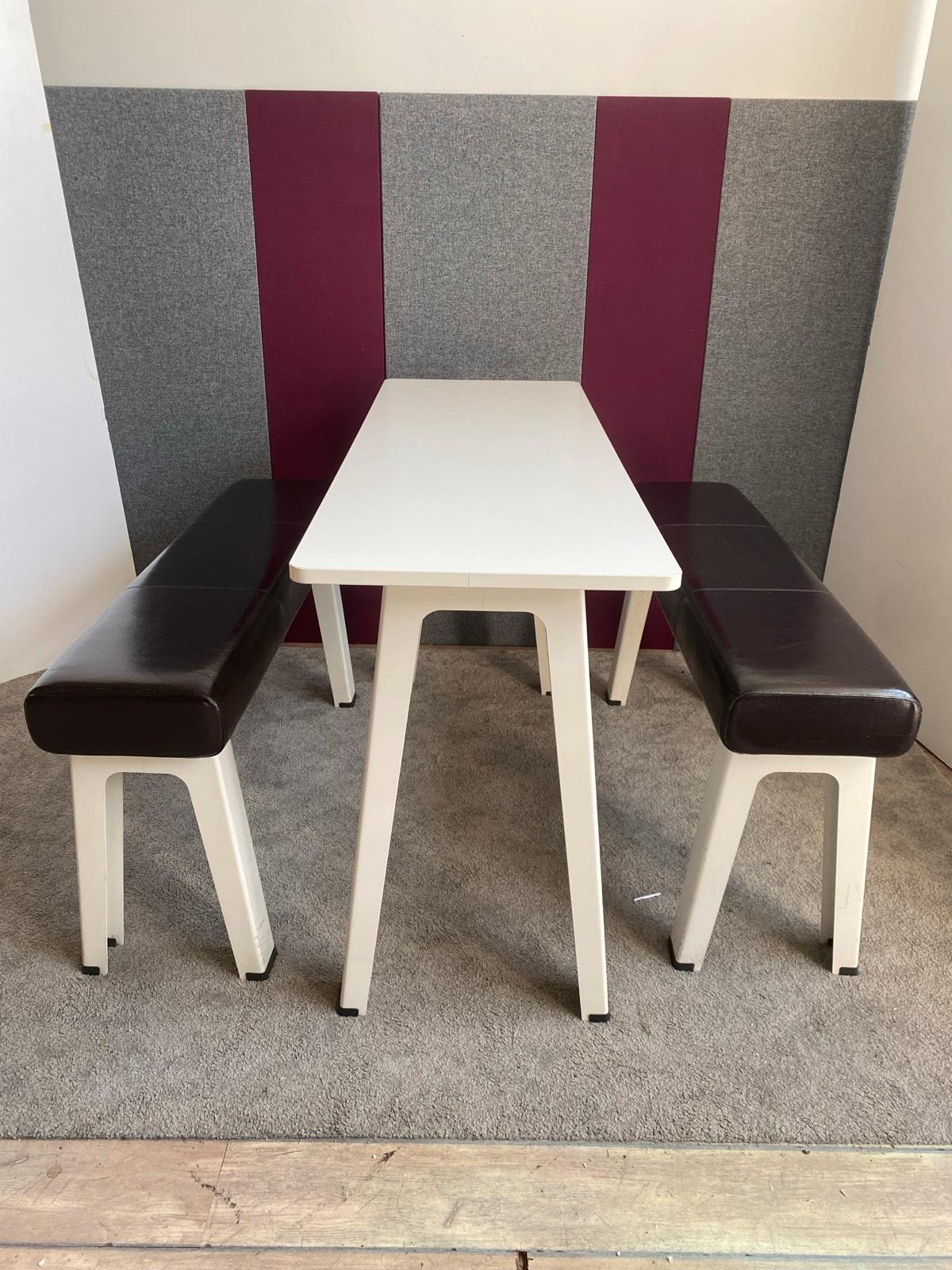 Sitzgruppe Bartisch Esstisch Hochtisch Steelcase inkl. 2 Bänken