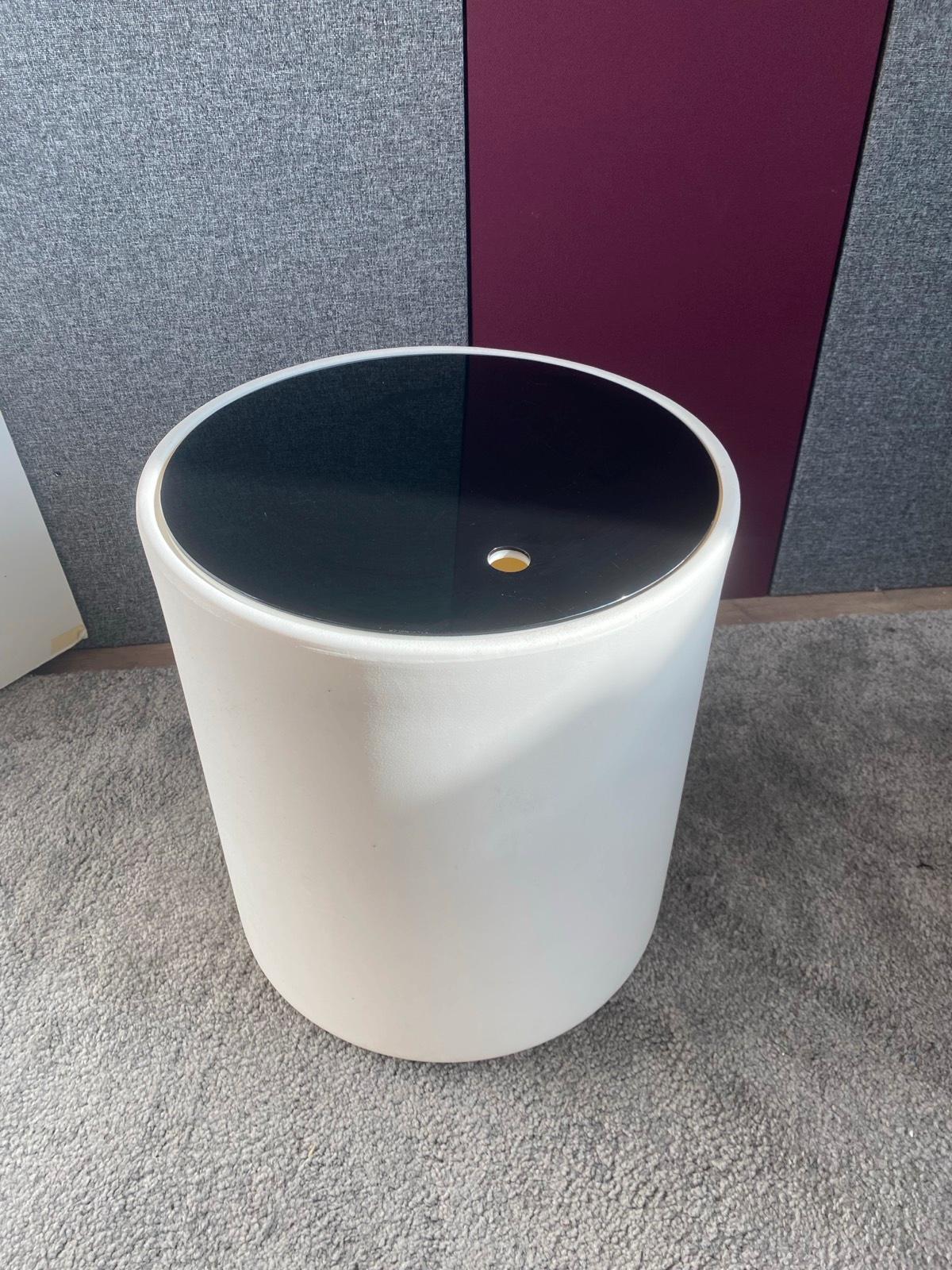 Hocker - Beistelltisch Pedrali WOW aus Polyethylen auch für Außen