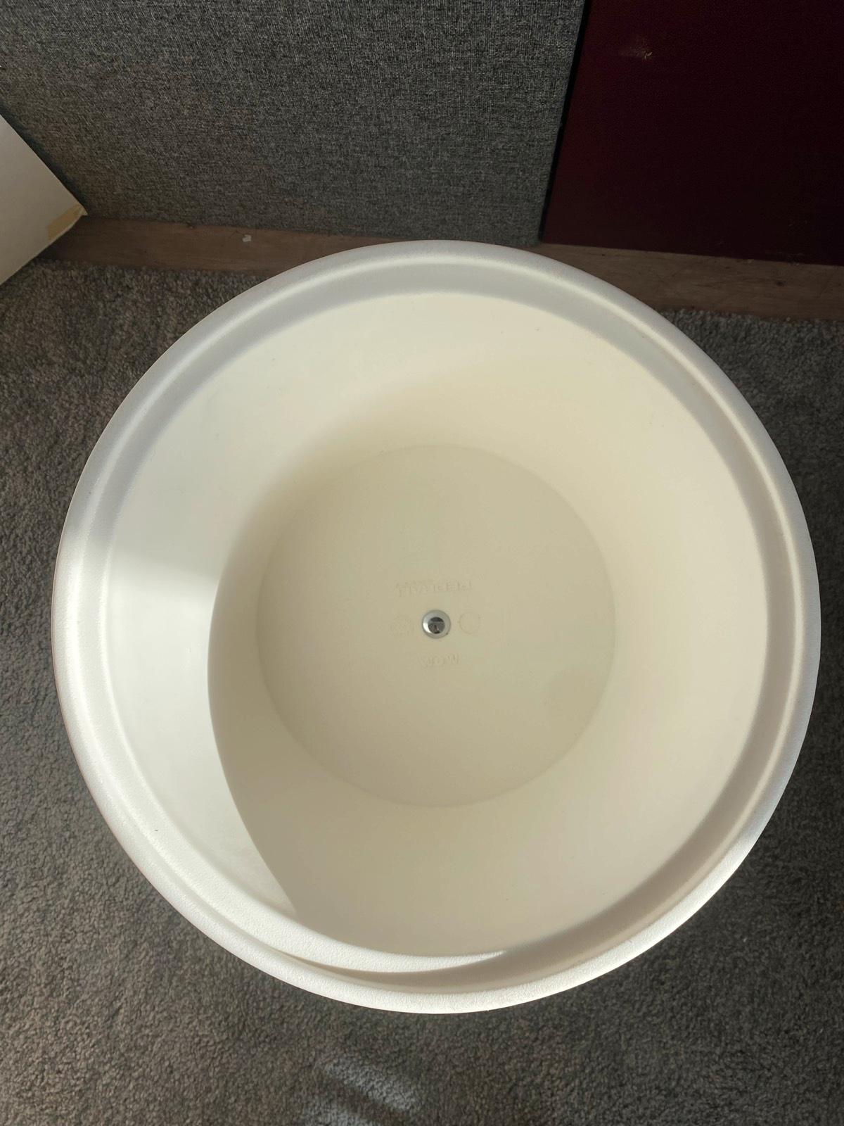 Hocker - Beistelltisch Pedrali WOW aus Polyethylen auch für Außen - Bild 3