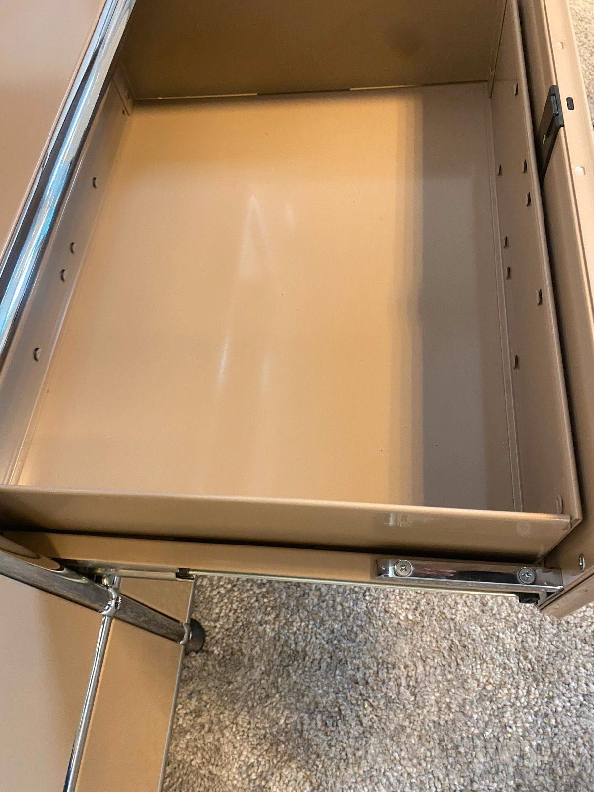 USM Haller Nachtkästchen Nachttisch Nachtschrank Tagestisch beige - Bild 6