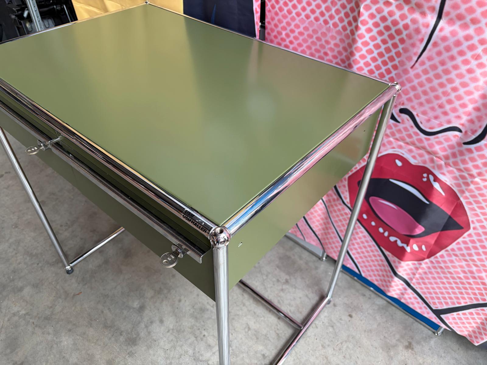 USM Haller Arbeitsplatz Wandboard Schminktisch 2 Schubladen Oliv  - Bild 3