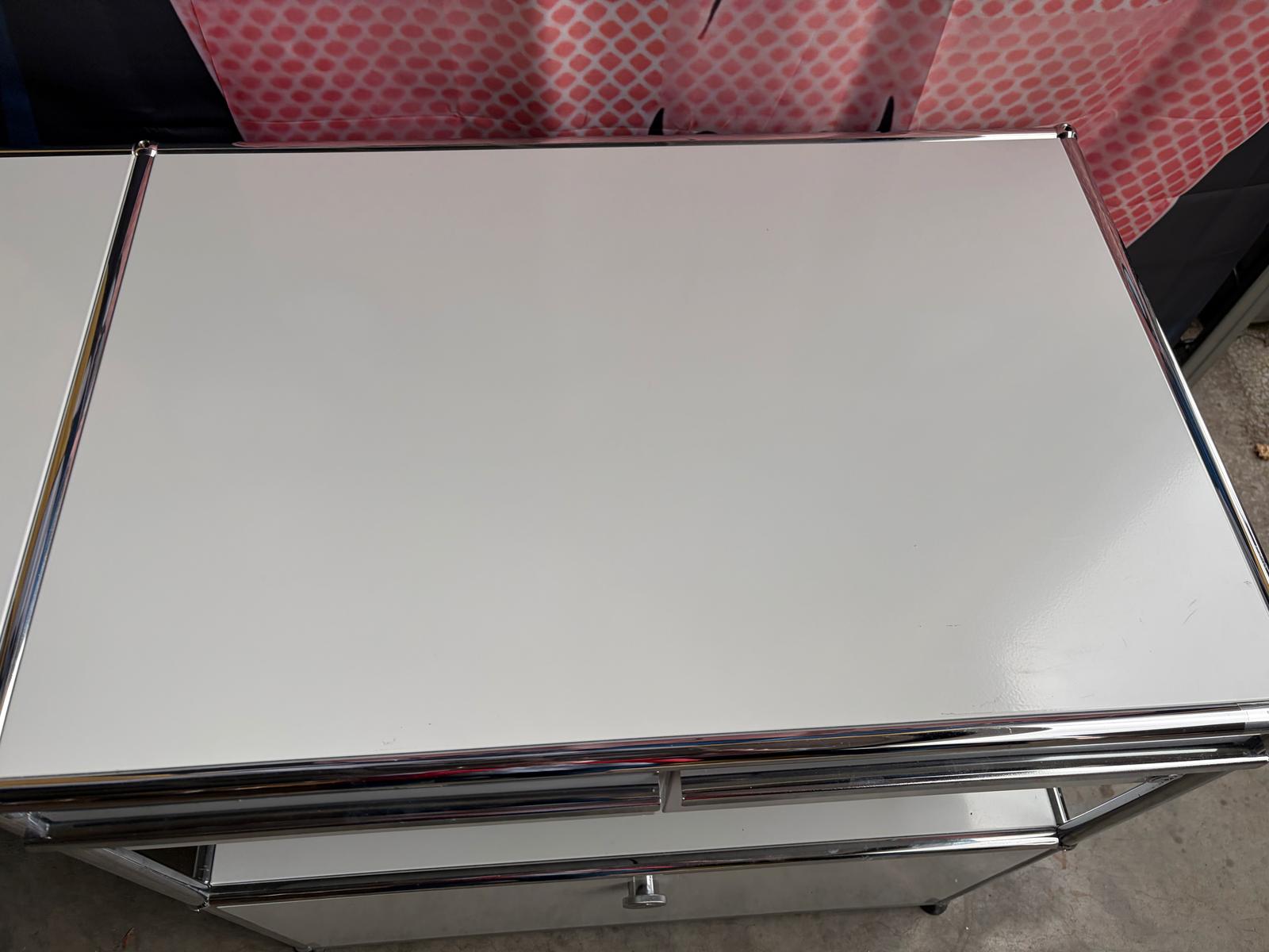 USM Haller Arbeitsplatz Schreibtisch Lichtgrau Schubladen Auszug - Bild 4
