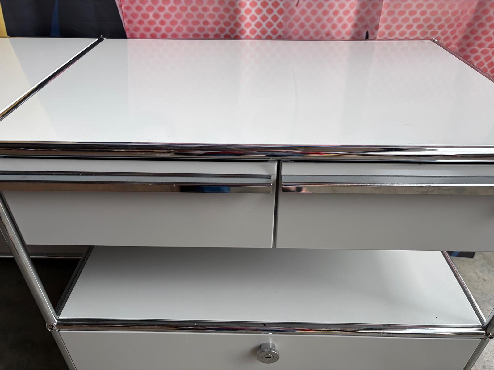 USM Haller Arbeitsplatz Schreibtisch Lichtgrau Schubladen Auszug - Bild 8
