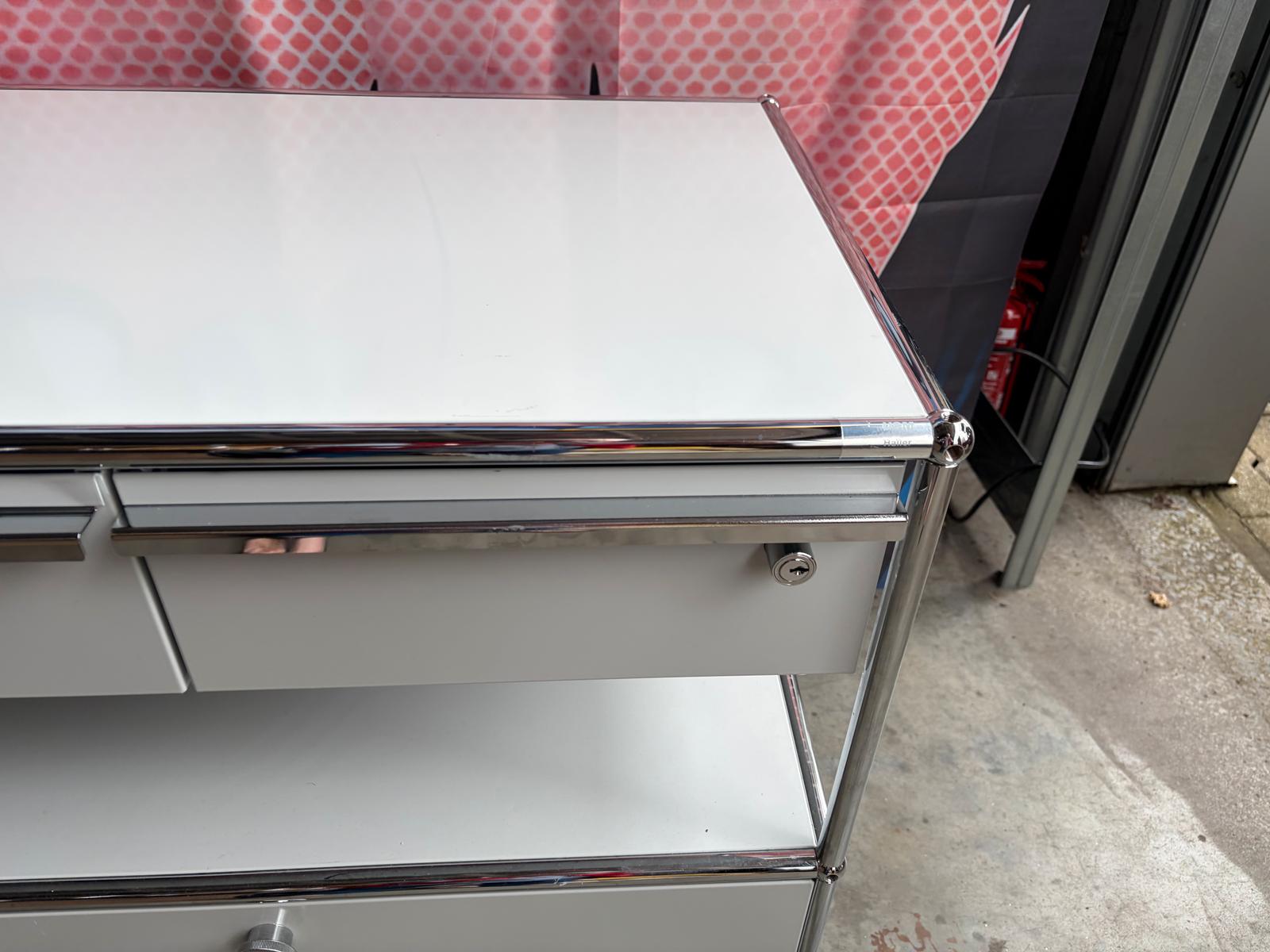 USM Haller Arbeitsplatz Schreibtisch Lichtgrau Schubladen Auszug - Bild 10