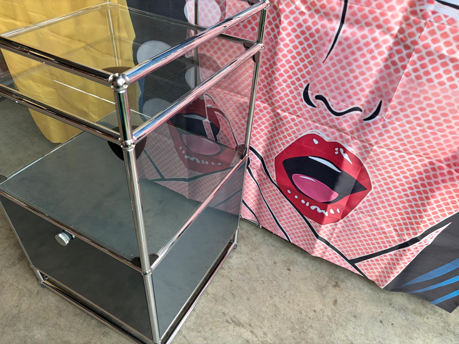 USM Haller Vitrine Regal Sideboard Klappe Glastür Anthrazit Grau - Bild 2