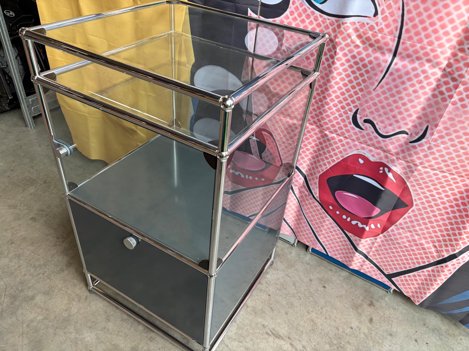 USM Haller Vitrine Regal Sideboard Klappe Glastür Anthrazit Grau - Bild 7